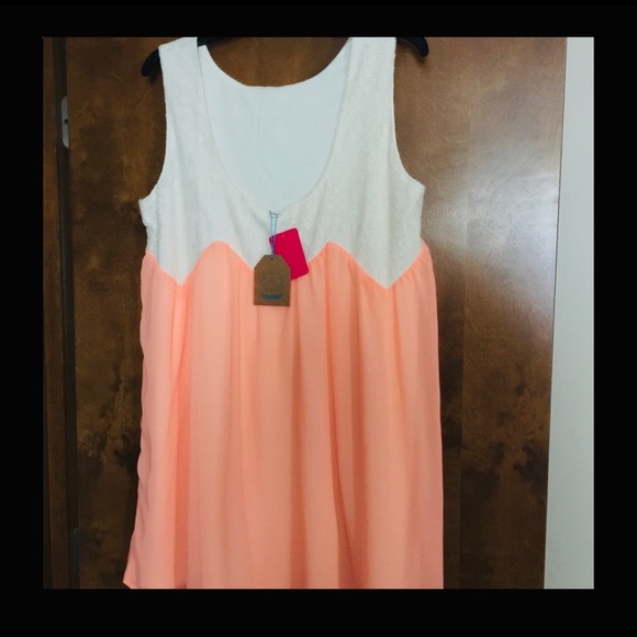 BOUTIQUE - Coral & Cream Dress - Picture 2 of 3